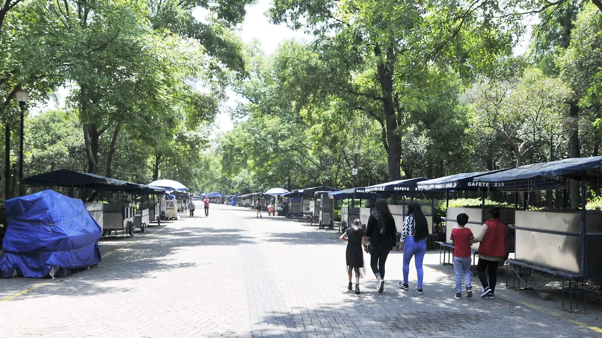 VENDEDORS DEL BOSQUE DE CHAPULTEPEC SE MANIFESTARON EN REFORMA Y CTO INTERIOR (33)